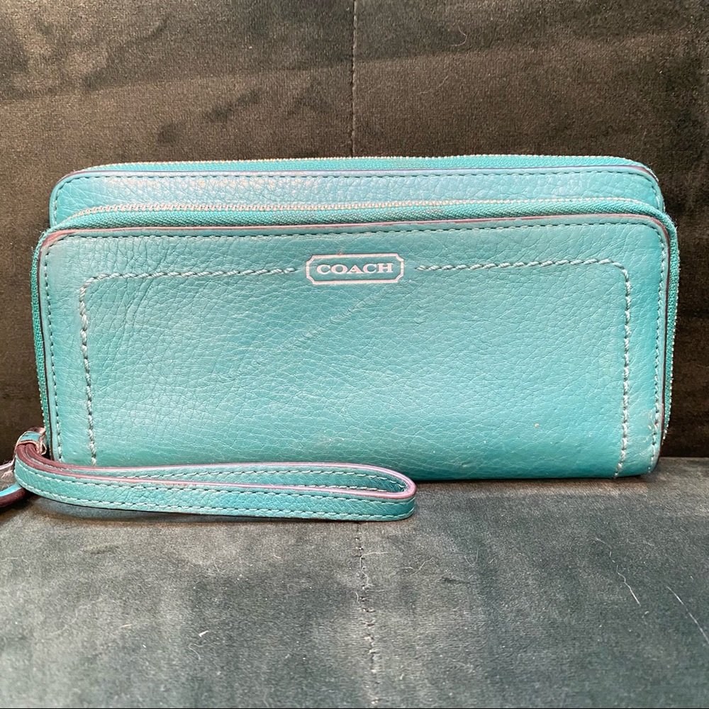 Multi section wallet